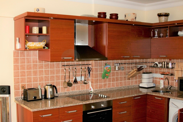 20 متر الى البحر فقط !! شقة غرفة وصالة بسعر منافس - في الانيا 