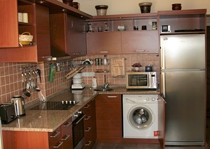 20 متر الى البحر فقط !! شقة غرفة وصالة بسعر منافس - في الانيا 