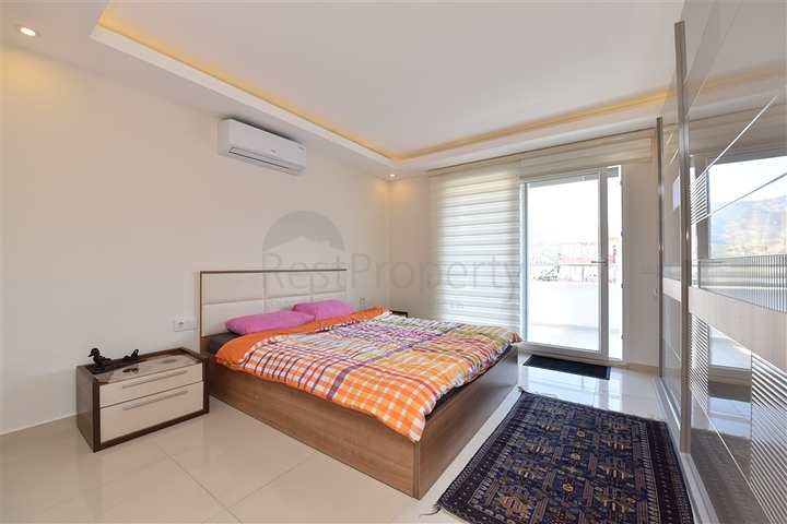 دوبلكس 3 غرف وصالة -ضمن مجمع سكني حديث - في كاستل / الانيا 