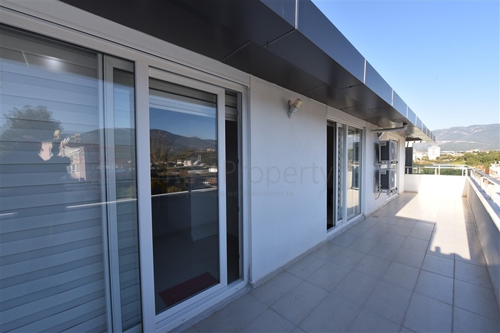 دوبلكس 3 غرف وصالة -ضمن مجمع سكني حديث - في كاستل / الانيا 