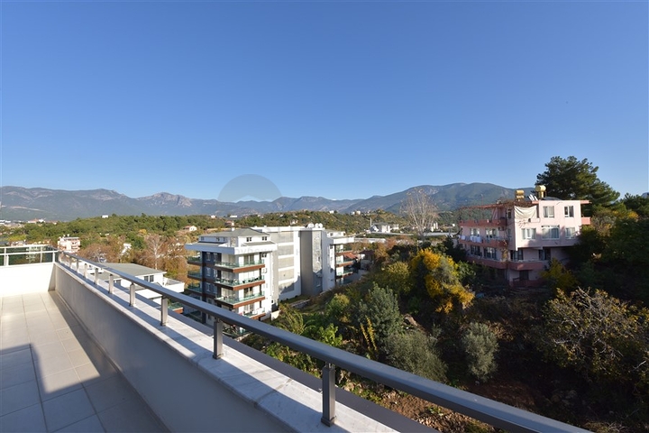 دوبلكس 3 غرف وصالة -ضمن مجمع سكني حديث - في كاستل / الانيا 