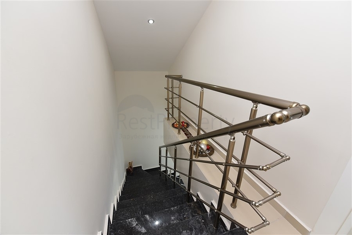 دوبلكس 3 غرف وصالة -ضمن مجمع سكني حديث - في كاستل / الانيا 