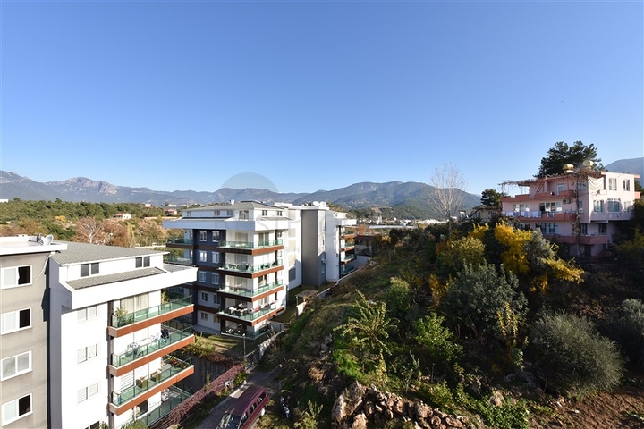 دوبلكس 3 غرف وصالة -ضمن مجمع سكني حديث - في كاستل / الانيا 