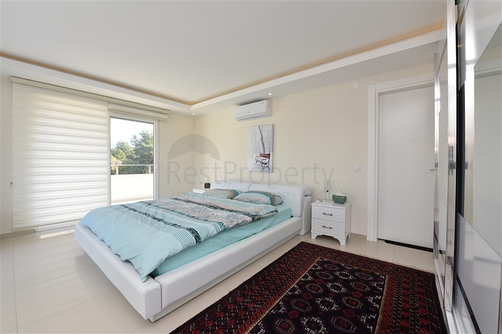 دوبلكس 3 غرف وصالة -ضمن مجمع سكني حديث - في كاستل / الانيا 