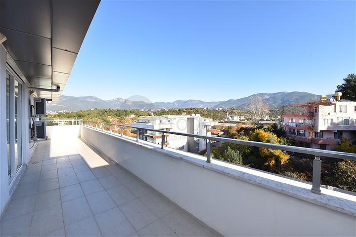 دوبلكس 3 غرف وصالة -ضمن مجمع سكني حديث - في كاستل / الانيا 