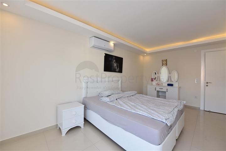 دوبلكس 3 غرف وصالة -ضمن مجمع سكني حديث - في كاستل / الانيا 