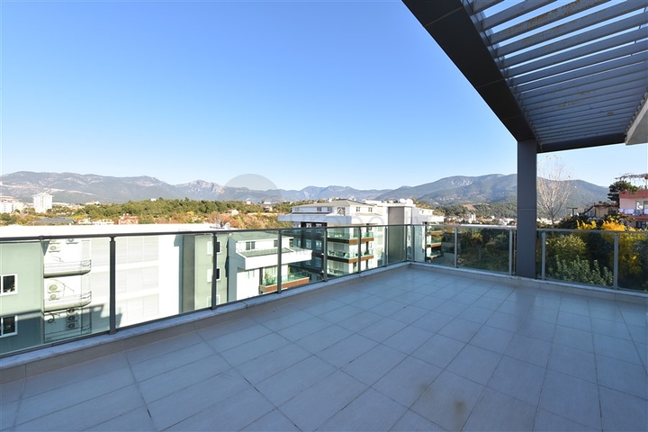 دوبلكس 3 غرف وصالة -ضمن مجمع سكني حديث - في كاستل / الانيا 