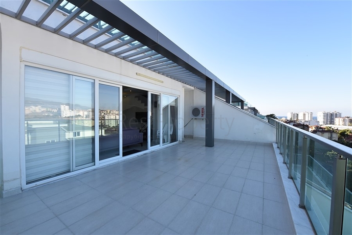 دوبلكس 3 غرف وصالة -ضمن مجمع سكني حديث - في كاستل / الانيا 