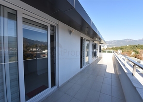 دوبلكس 3 غرف وصالة -ضمن مجمع سكني حديث - في كاستل / الانيا 