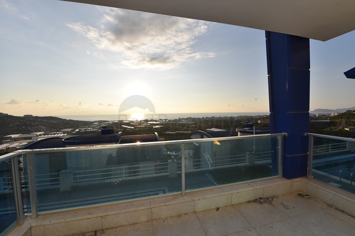 فيلا مستقلة - اطلالة بحر - مسبح خاص - في الانيا 