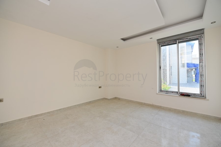 فيلا مستقلة - اطلالة بحر - مسبح خاص - في الانيا 