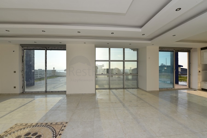 فيلا مستقلة - اطلالة بحر - مسبح خاص - في الانيا 