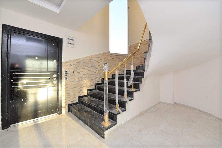 فيلا مستقلة - اطلالة بحر - مسبح خاص - في الانيا 