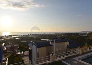 فيلا مستقلة - اطلالة بحر - مسبح خاص - في الانيا 