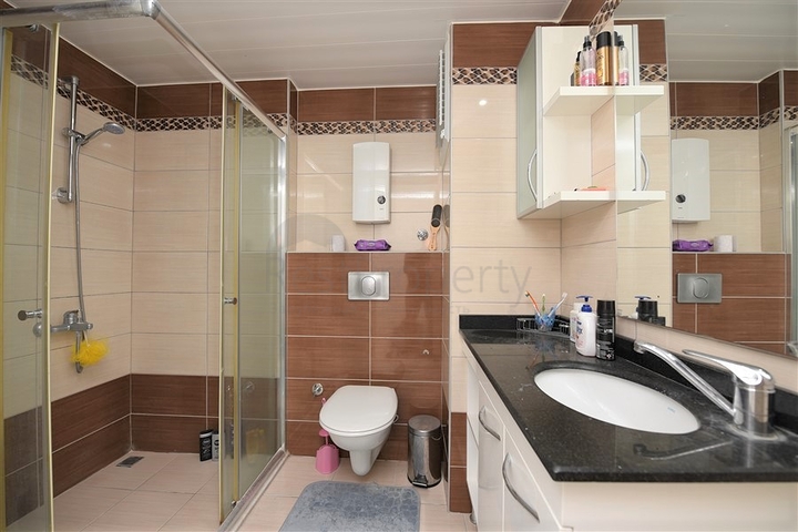 شقة عائلية واسعة - تصميم 3 غرف وصالة - مفروشة - في افسلار / الانيا 