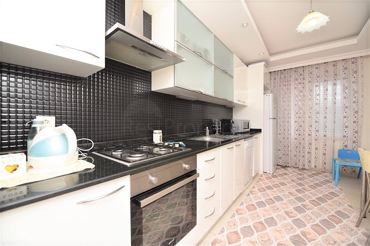 شقة عائلية واسعة - تصميم 3 غرف وصالة - مفروشة - في افسلار / الانيا 