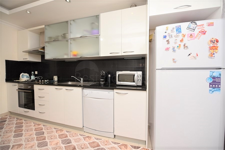 شقة عائلية واسعة - تصميم 3 غرف وصالة - مفروشة - في افسلار / الانيا 