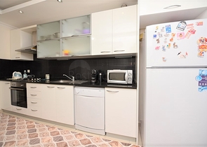 شقة عائلية واسعة - تصميم 3 غرف وصالة - مفروشة - في افسلار / الانيا 