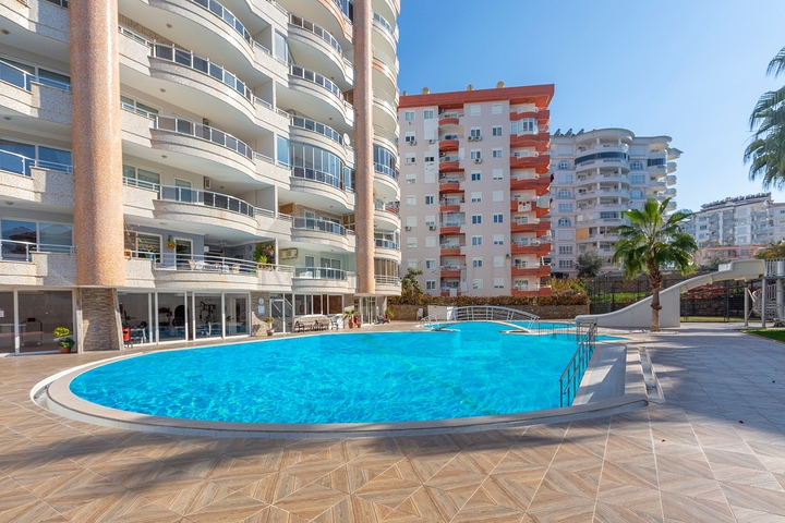 من افضل العروض ! شقة واسعة فاخرة - اطلالة مميزة -ضمن منطقة توسمور / الانيا 