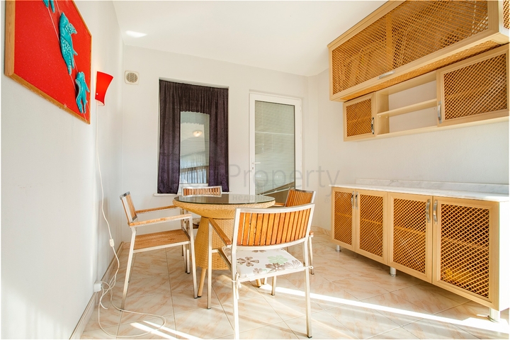 من افضل العروض ! شقة واسعة فاخرة - اطلالة مميزة -ضمن منطقة توسمور / الانيا 