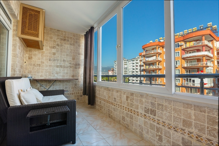 من افضل العروض ! شقة واسعة فاخرة - اطلالة مميزة -ضمن منطقة توسمور / الانيا 