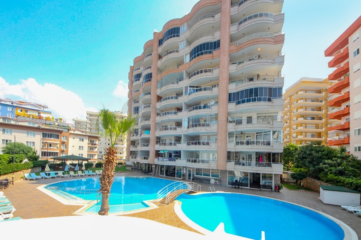 من افضل العروض ! شقة واسعة فاخرة - اطلالة مميزة -ضمن منطقة توسمور / الانيا 