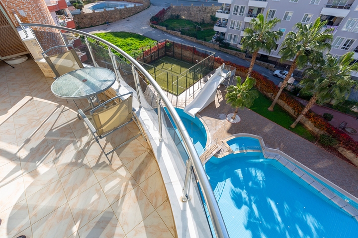 من افضل العروض ! شقة واسعة فاخرة - اطلالة مميزة -ضمن منطقة توسمور / الانيا 