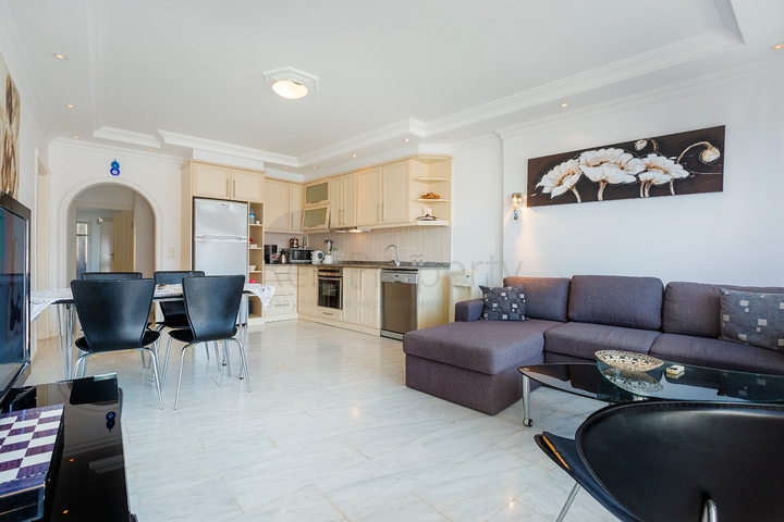 من افضل العروض ! شقة واسعة فاخرة - اطلالة مميزة -ضمن منطقة توسمور / الانيا 