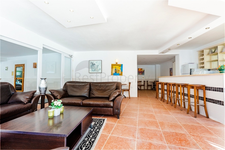 من افضل العروض ! شقة واسعة فاخرة - اطلالة مميزة -ضمن منطقة توسمور / الانيا 