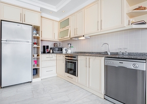 من افضل العروض ! شقة واسعة فاخرة - اطلالة مميزة -ضمن منطقة توسمور / الانيا 