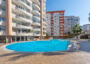 من افضل العروض ! شقة واسعة فاخرة - اطلالة مميزة -ضمن منطقة توسمور / الانيا 