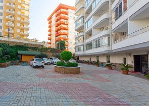 من افضل العروض ! شقة واسعة فاخرة - اطلالة مميزة -ضمن منطقة توسمور / الانيا 