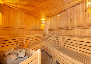 من افضل العروض ! شقة واسعة فاخرة - اطلالة مميزة -ضمن منطقة توسمور / الانيا 