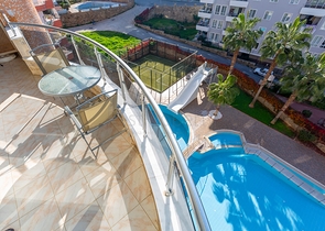 من افضل العروض ! شقة واسعة فاخرة - اطلالة مميزة -ضمن منطقة توسمور / الانيا 