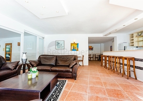 من افضل العروض ! شقة واسعة فاخرة - اطلالة مميزة -ضمن منطقة توسمور / الانيا 