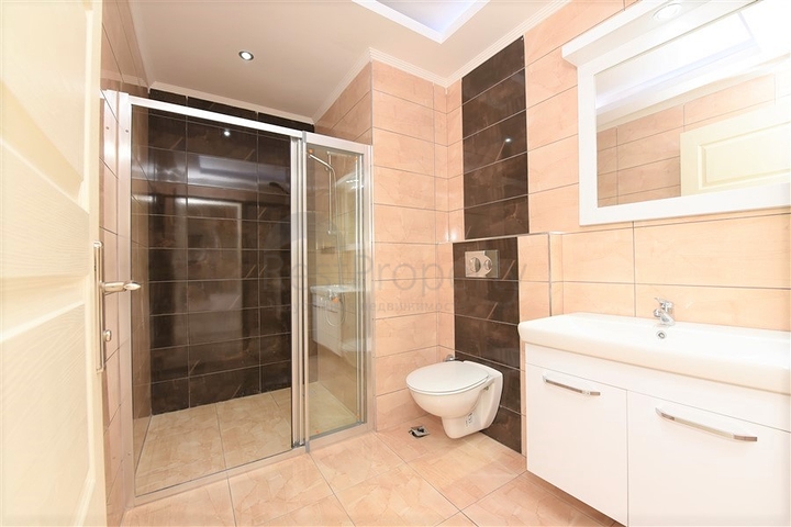 بسعر منافس جدا ! - دوبلكس 4 غرف وصالة - في منطقة توسمور / الانيا