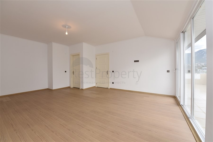 بسعر منافس جدا ! - دوبلكس 4 غرف وصالة - في منطقة توسمور / الانيا