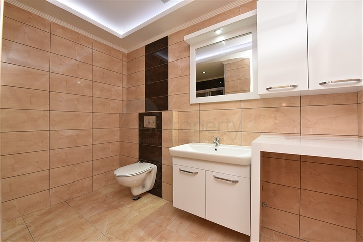 بسعر منافس جدا ! - دوبلكس 4 غرف وصالة - في منطقة توسمور / الانيا