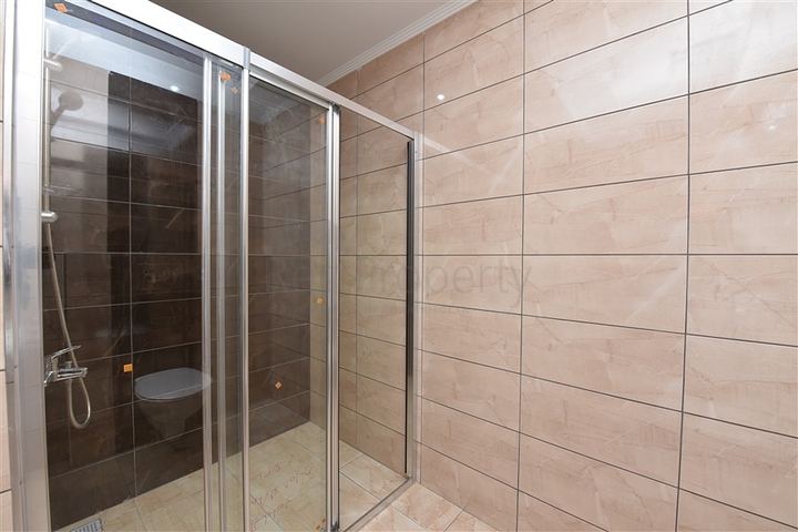 بسعر منافس جدا ! - دوبلكس 4 غرف وصالة - في منطقة توسمور / الانيا