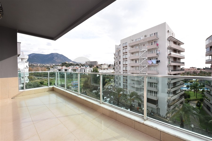 بسعر منافس جدا ! - دوبلكس 4 غرف وصالة - في منطقة توسمور / الانيا