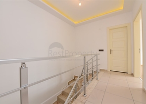 بسعر منافس جدا ! - دوبلكس 4 غرف وصالة - في منطقة توسمور / الانيا