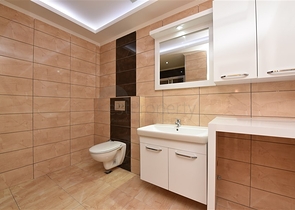 بسعر منافس جدا ! - دوبلكس 4 غرف وصالة - في منطقة توسمور / الانيا