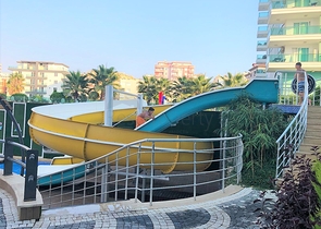 اطلالة بحرية - شقة غرفة وصالة - مجمع ذو خدمات متكاملة - في مهموتلار / الانيا 