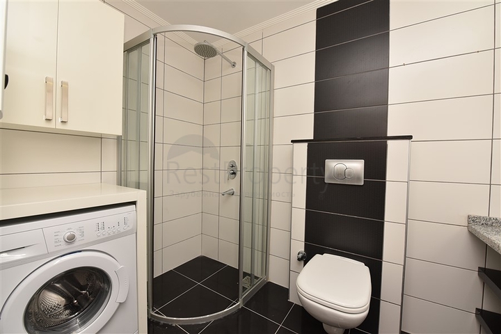 ضمن اول صف على البحر - شقة غرفتين وصالة - مجمع سكني حديث - في كاستل / الانيا 