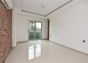 ضمن اول صف على البحر - شقة غرفتين وصالة - مجمع سكني حديث - في كاستل / الانيا 