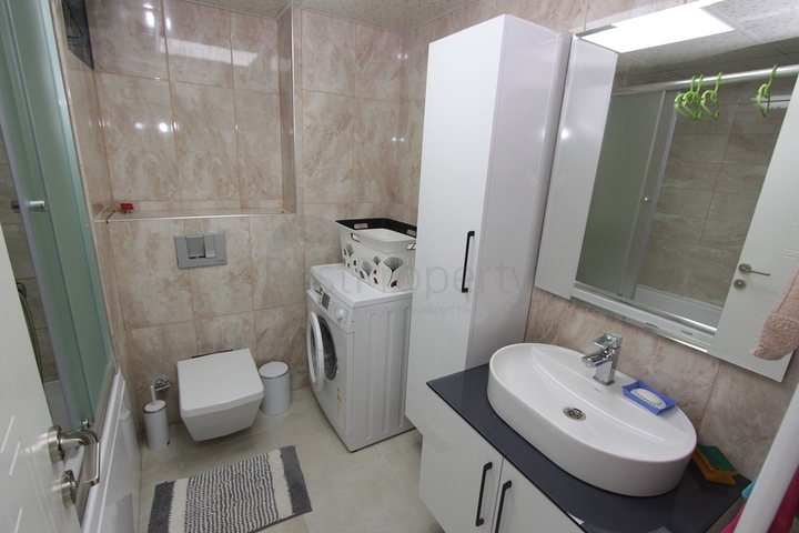 شقة واسعة 3 + 1 على مسافة قريبة من البحر في أنطاليا