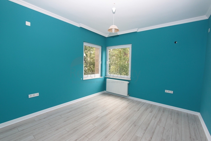 شقة واسعة 3 + 1 على مسافة قريبة من البحر في أنطاليا