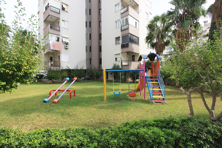 شقة واسعة 3 + 1 على مسافة قريبة من البحر في أنطاليا