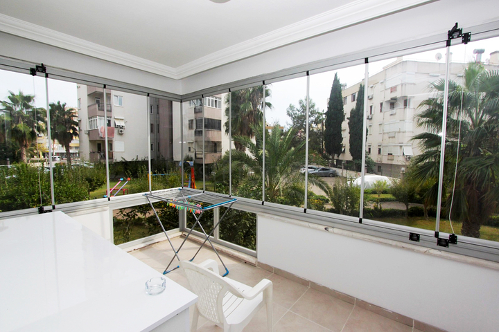 شقة واسعة 3 + 1 على مسافة قريبة من البحر في أنطاليا