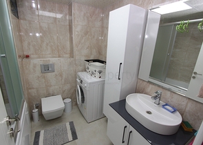 شقة واسعة 3 + 1 على مسافة قريبة من البحر في أنطاليا